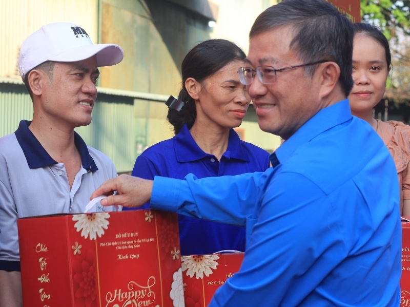 Công đoàn Cao su Việt Nam: Nhiều giải pháp giới thiệu đoàn viên ưu tú cho Đảng xem xét, kết nạp